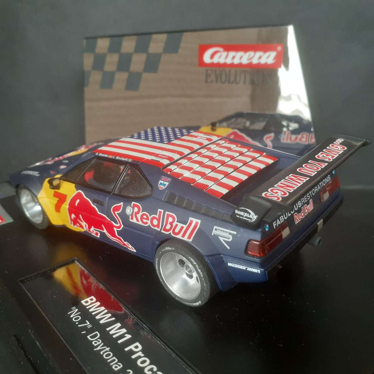 Carrera Evolution 27604 BMW M1 Procar Red Bull Boxed