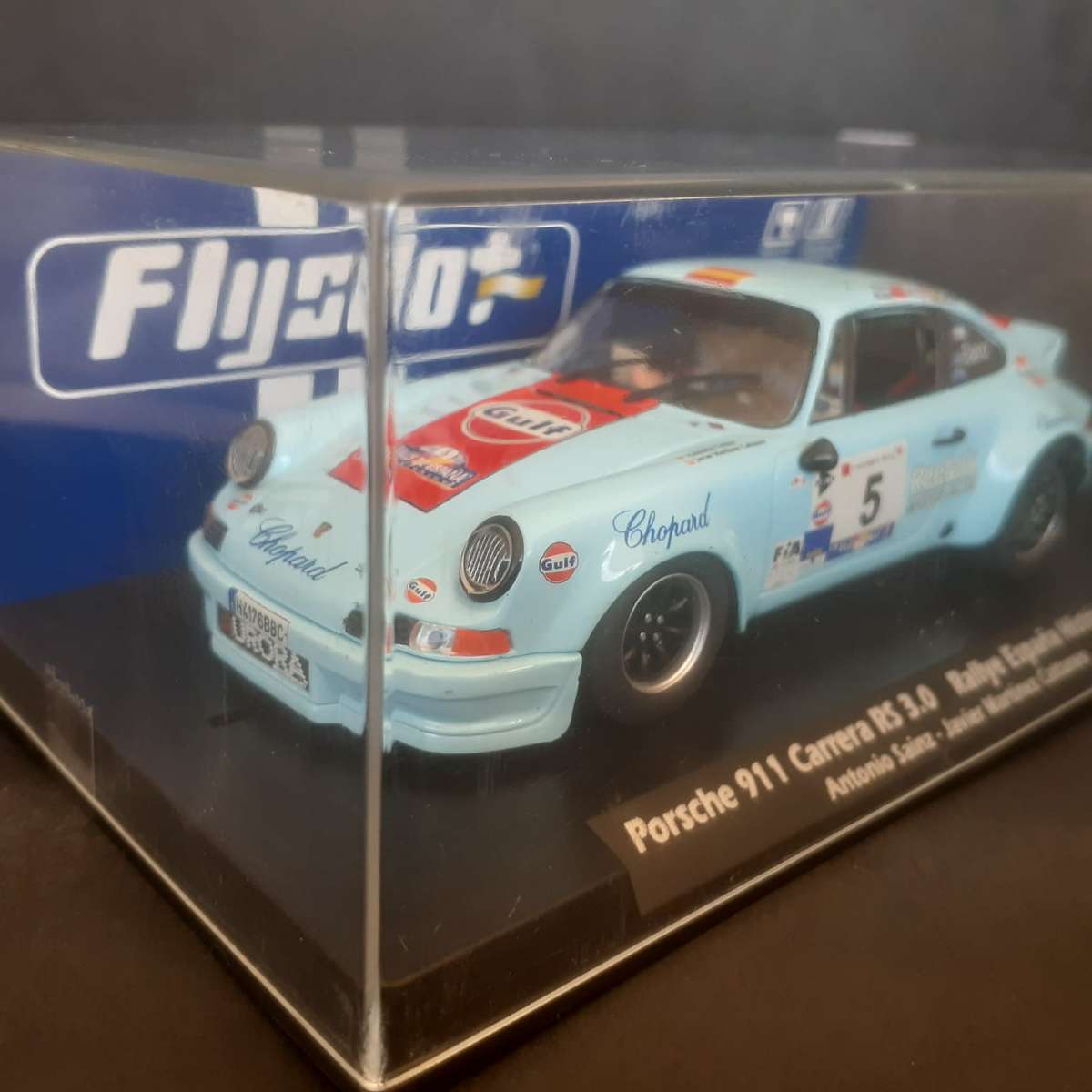 FlySlot 36104 Porsche 911 Carrera RS 3.0 Gulf Boxed with Slot-it Motor