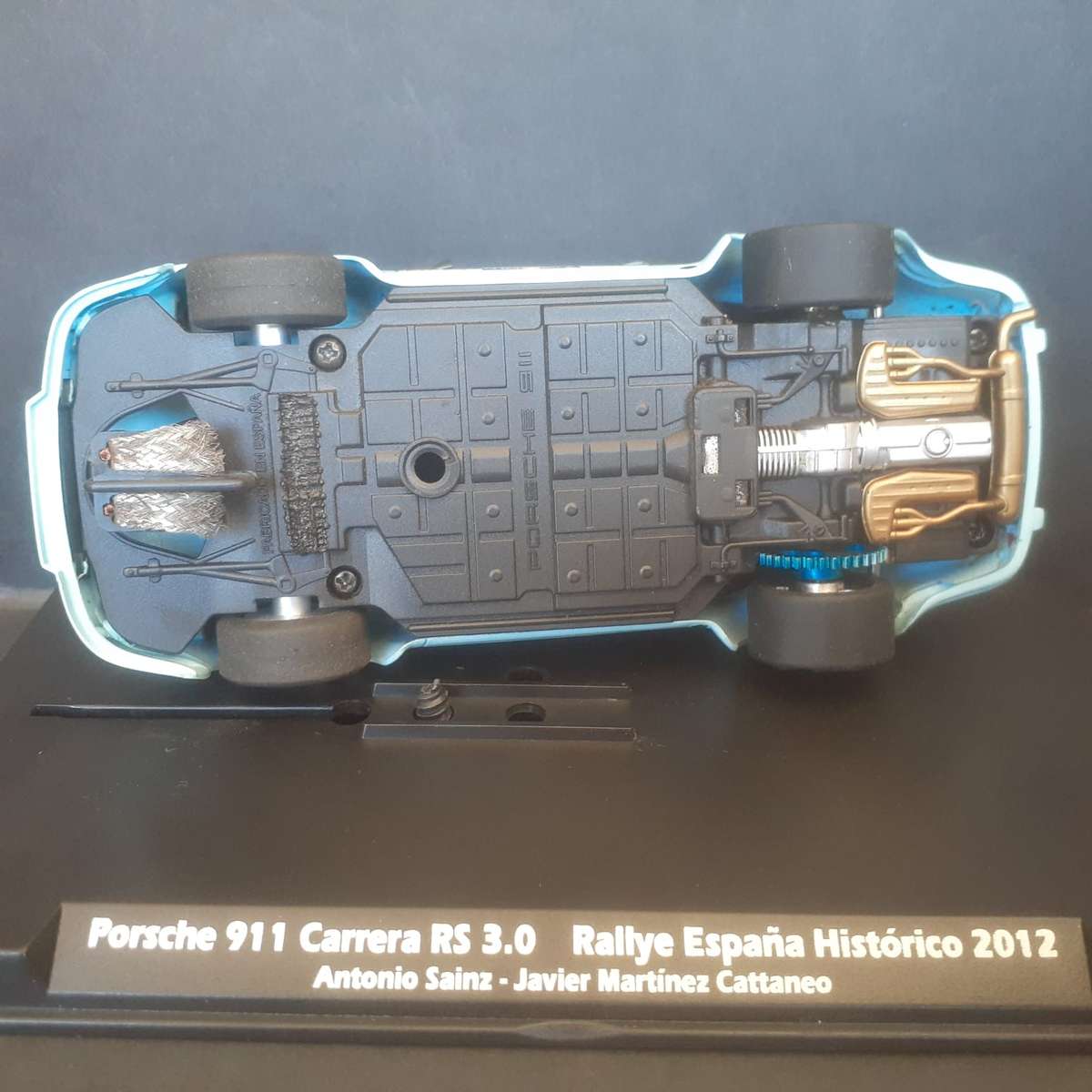 FlySlot 36104 Porsche 911 Carrera RS 3.0 Gulf Boxed with Slot-it Motor