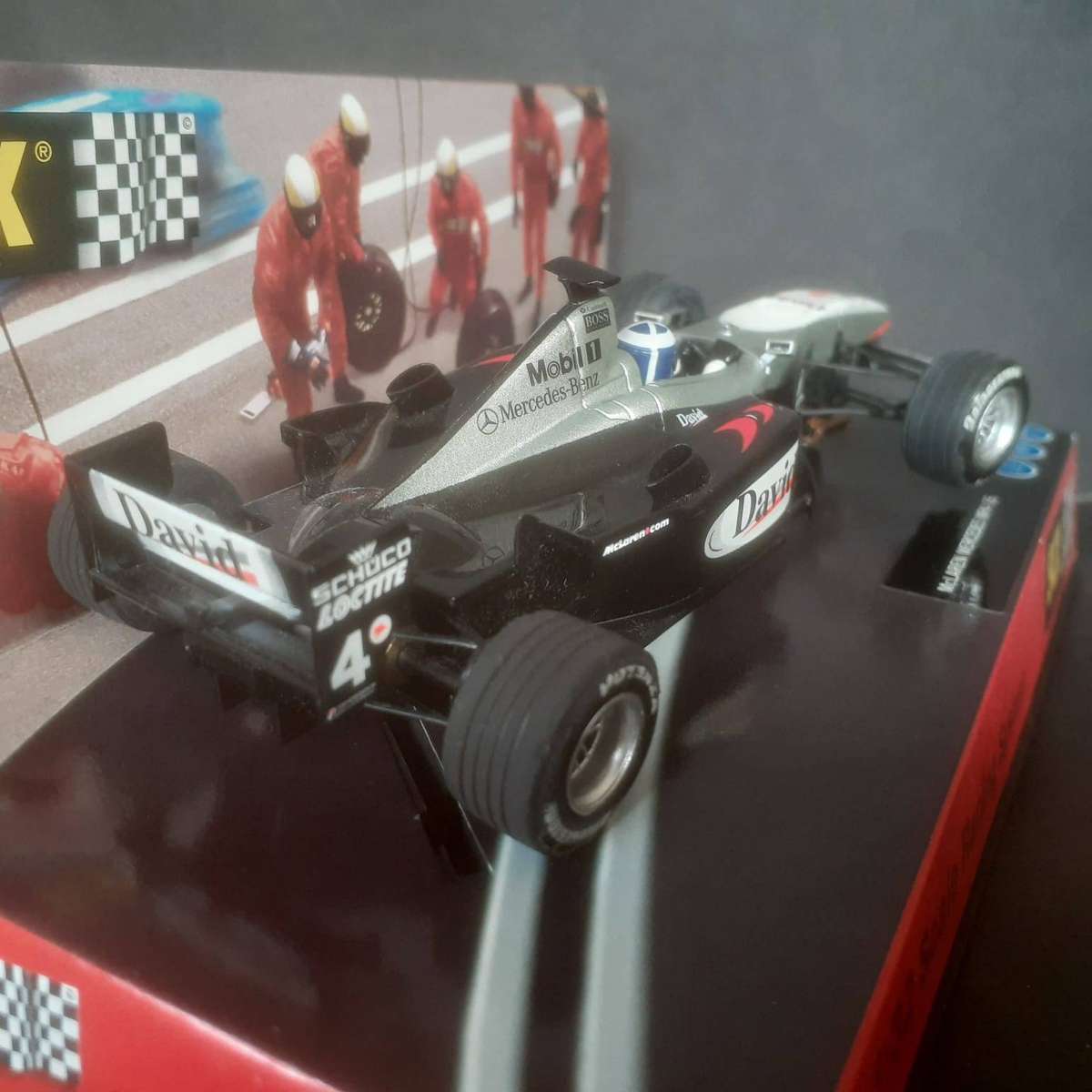 SCX 60870 McLaren Mercedes MP4-16 F1