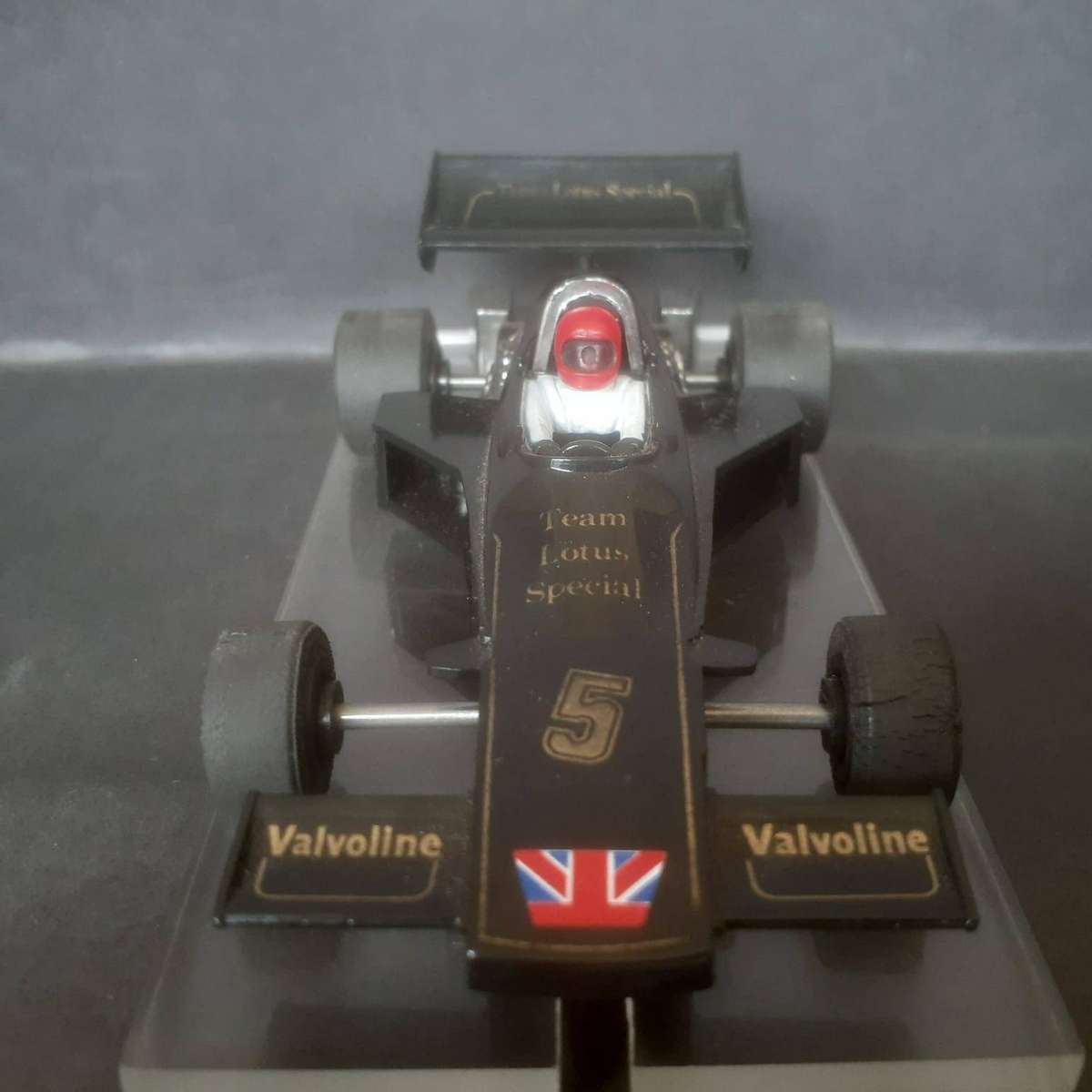 Scalextric C126 Lotus 77 JPS Olympus F1