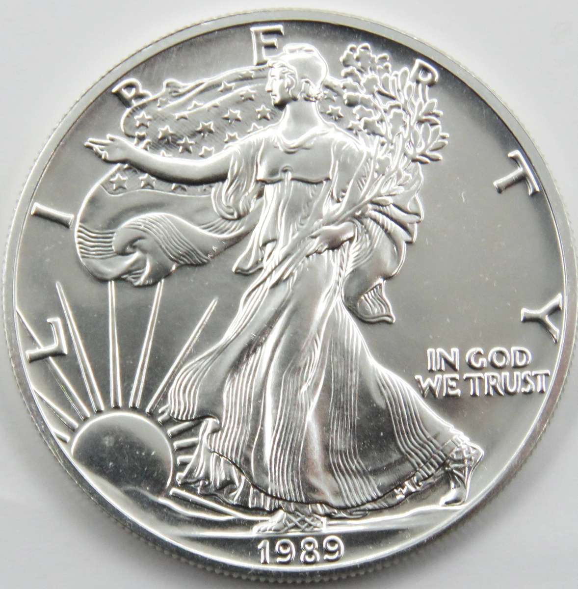 American Silver Eagle  1 OUNCE 999 FINE SILVER-BRILLIANT UNC ,better date