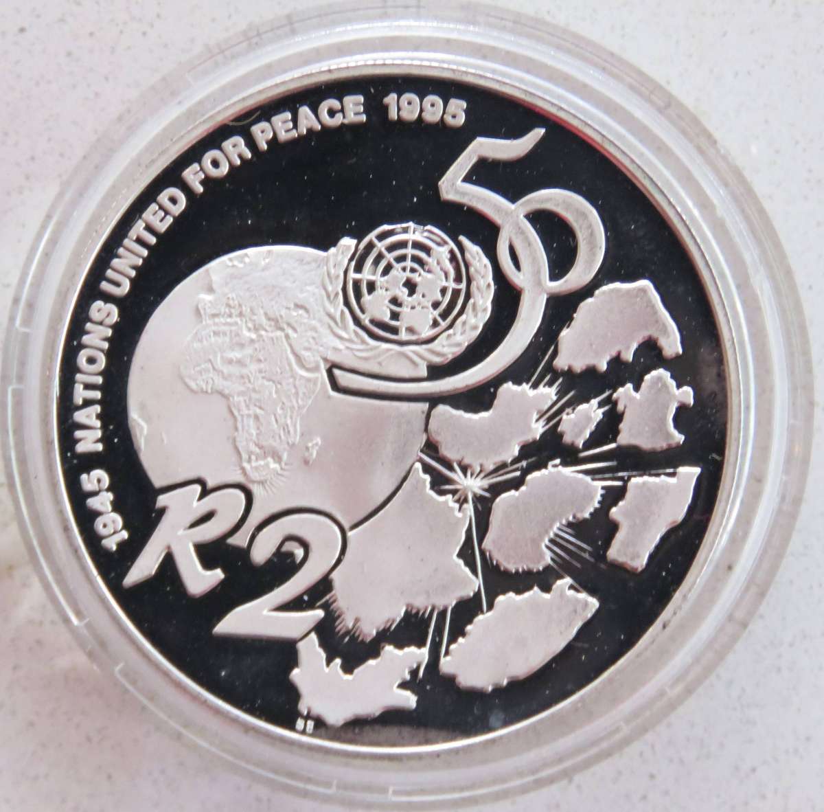 1995 UNITED NATIONS FOR PEACE   1 Ounce  Proof  Silver R2 in original capsule