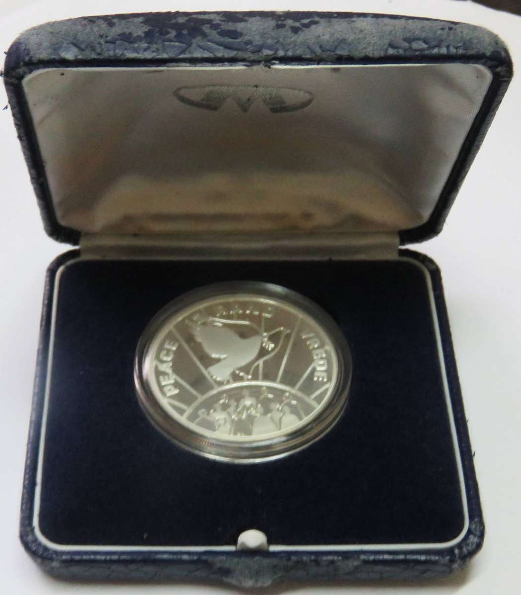 1993 1 Ounce  Silver Proof  R2 PEACE in SAM BOX 33.62 Grams 925 silver