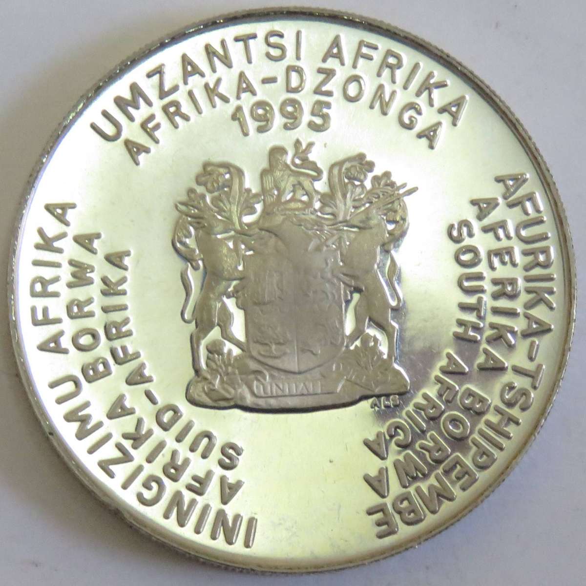 1995 UNITED NATIONS FOR PEACE   1 Ounce  Proof  Silver R2 in plastic capsule