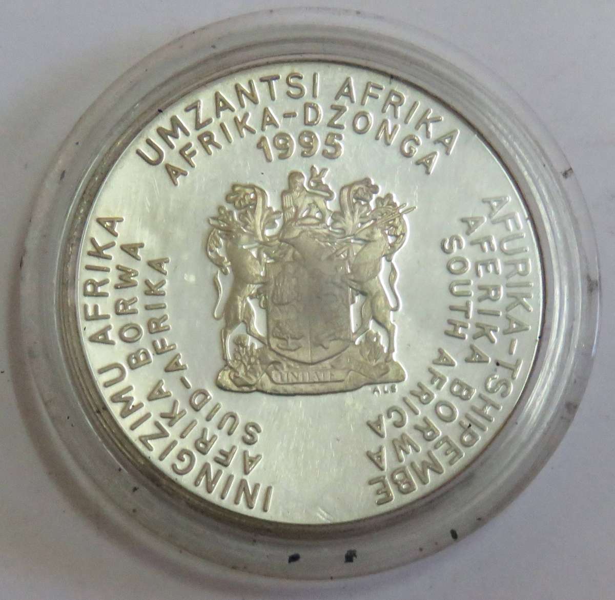 1995 UNITED NATIONS FOR PEACE   1 Ounce  Proof  Silver R2 in plastic capsule