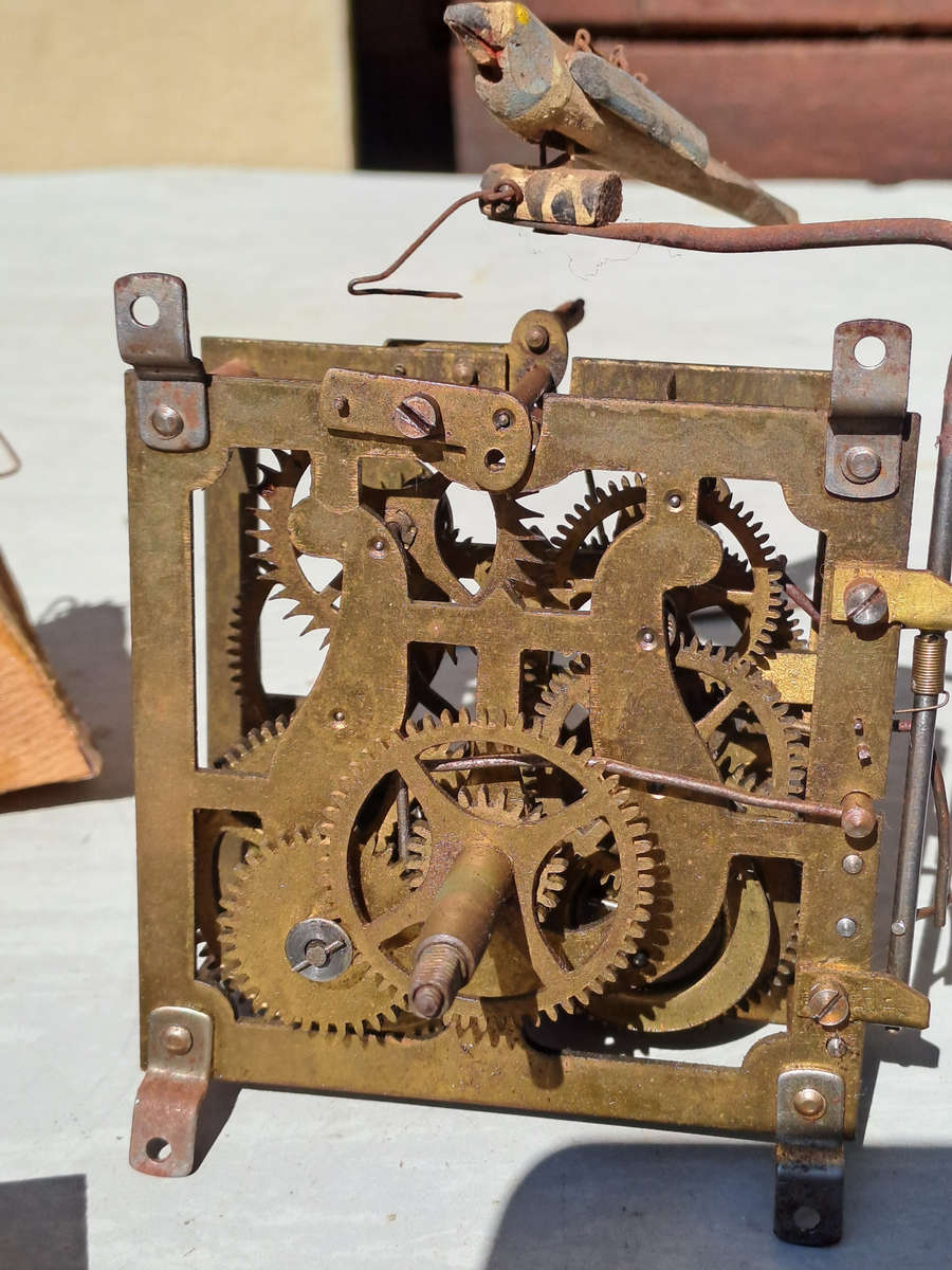 Cuckoo clock movement 2 chains included