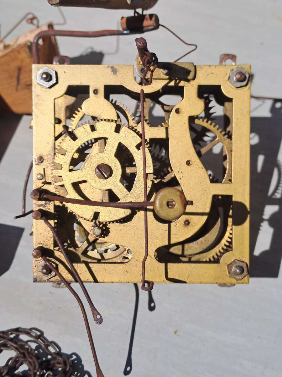 Cuckoo clock movement 2 chains included