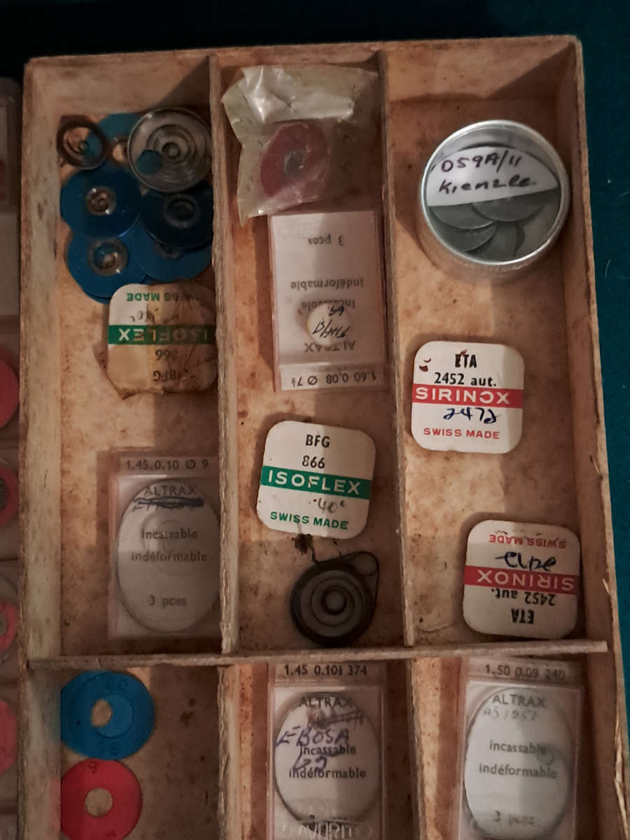 large lot of various vintage watch springs