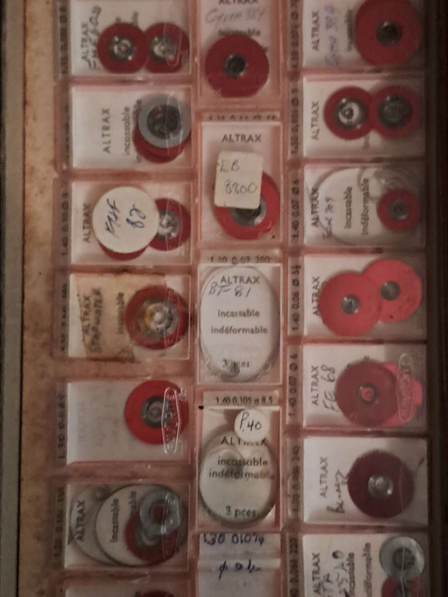 large lot of various vintage watch springs