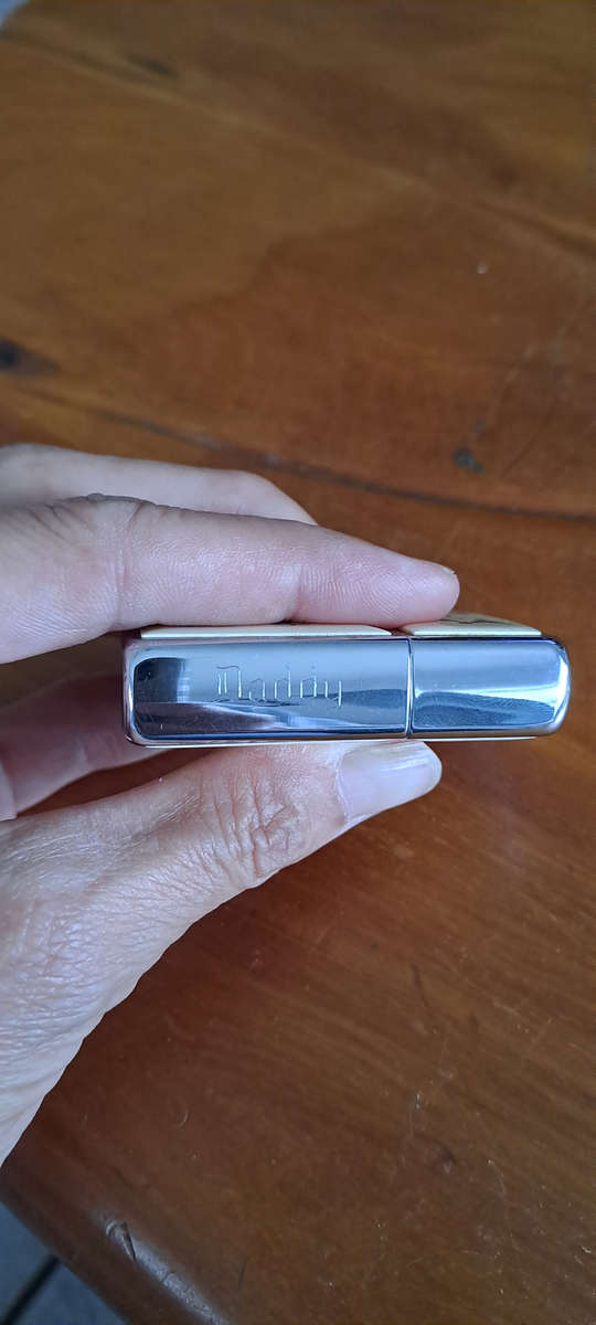 Retired Vintage 1992 genuine Zippo lighter Skrimshaw