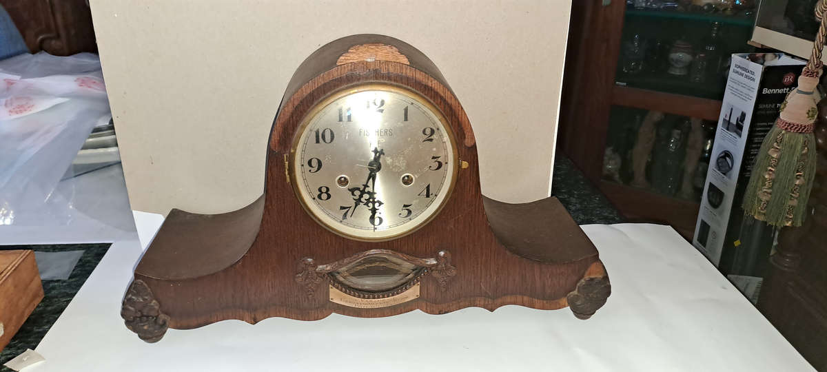Vintage mantle clock complete