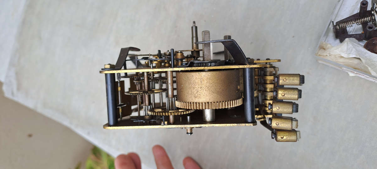 FHS 66 340-020 clock movement for spares or repairs