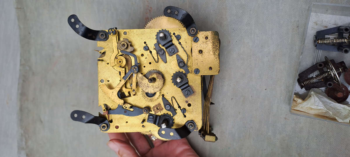 FHS 66 340-020 clock movement for spares or repairs