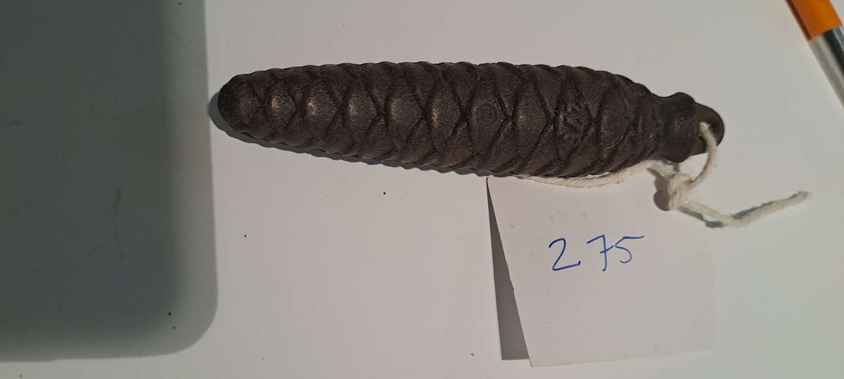 Cuckoo clock weight 275