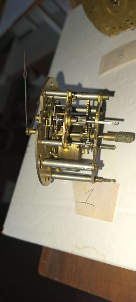 Lot 2 small clock movements