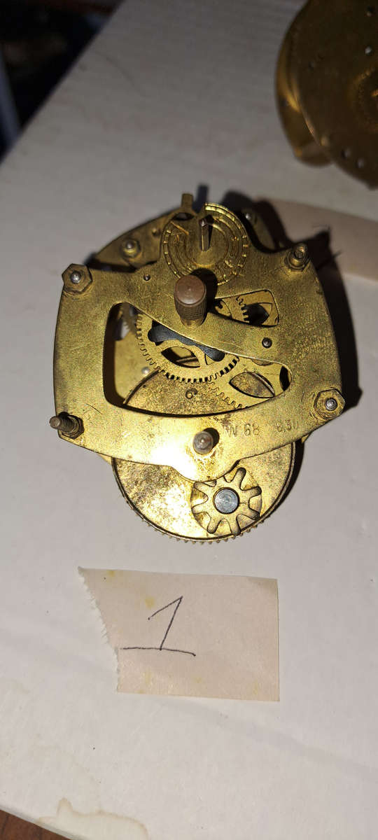 Lot 2 small clock movements