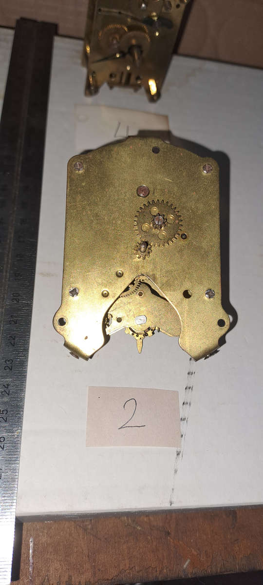 Lot 2 small clock movements