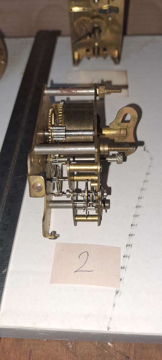 Lot 2 small clock movements