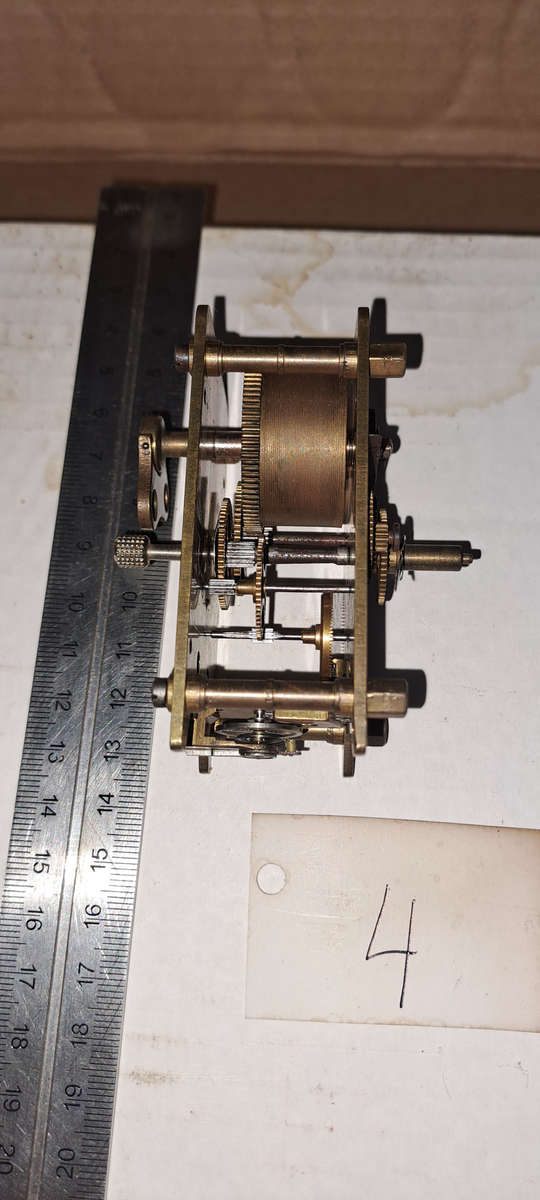 Lot 2 small clock movements