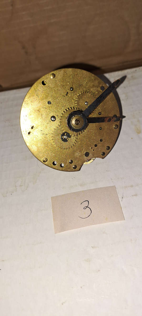 Lot 2 small clock movements