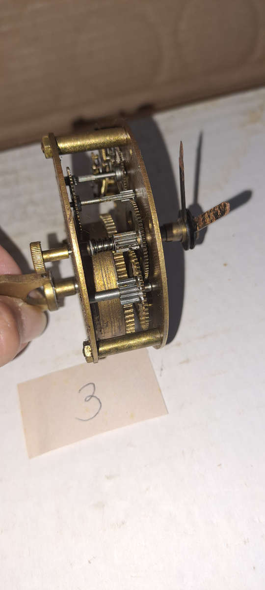 Lot 2 small clock movements