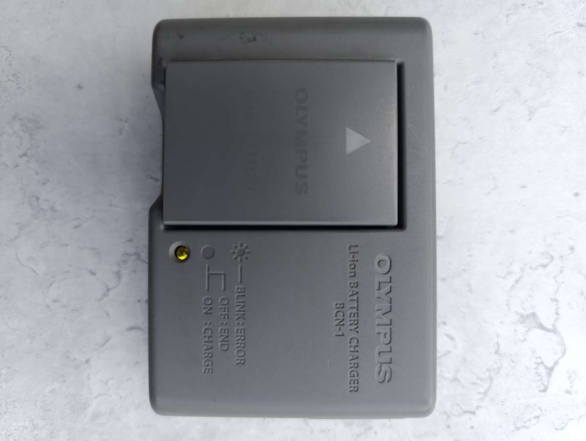 Olympus OM-D E-M5 II interchangeable-lens camera kit