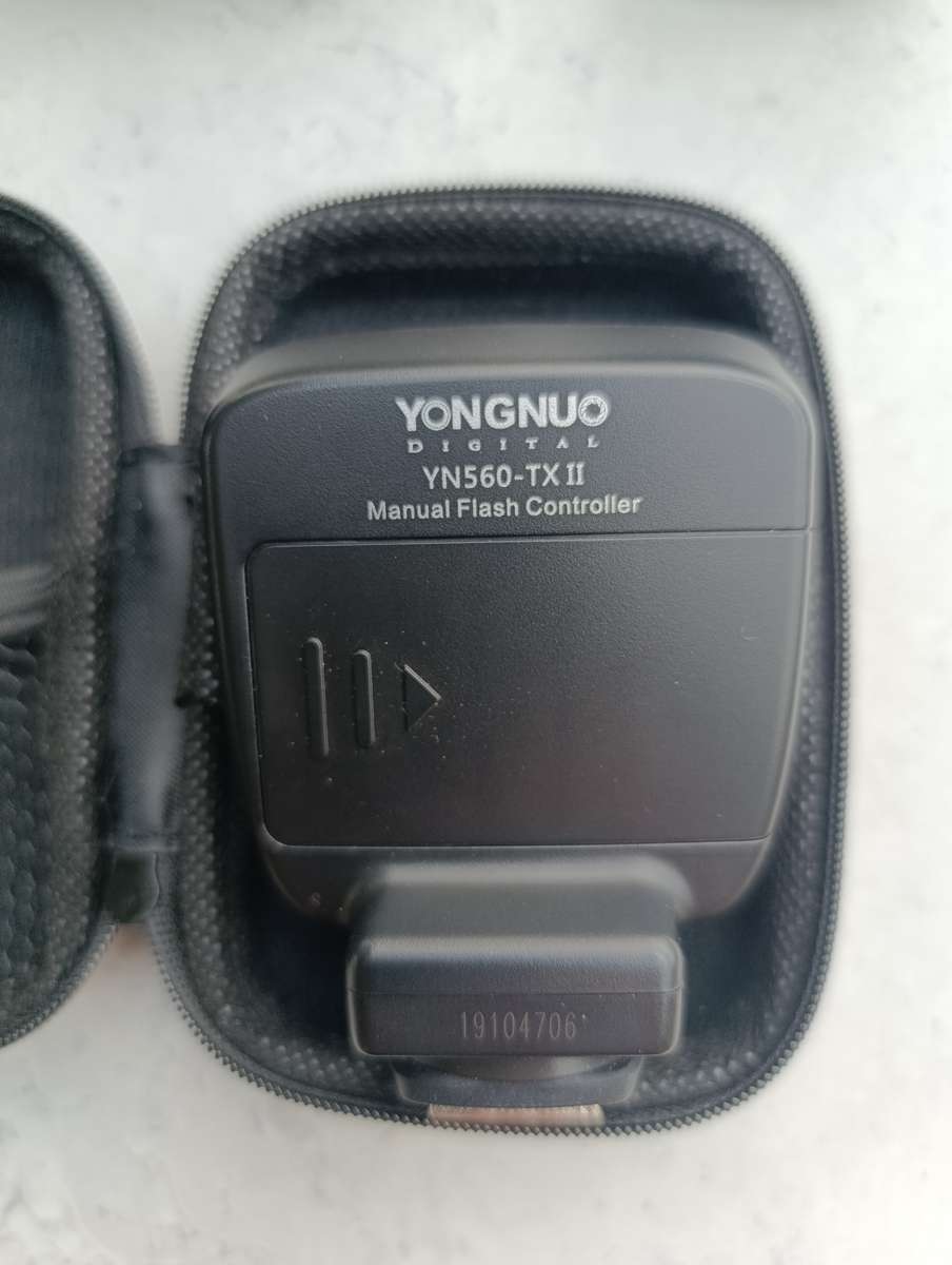 2x YONGNU YN560 III Flash with Flash Trigger and Sekonic L-308S FLASHMATE Light Meter