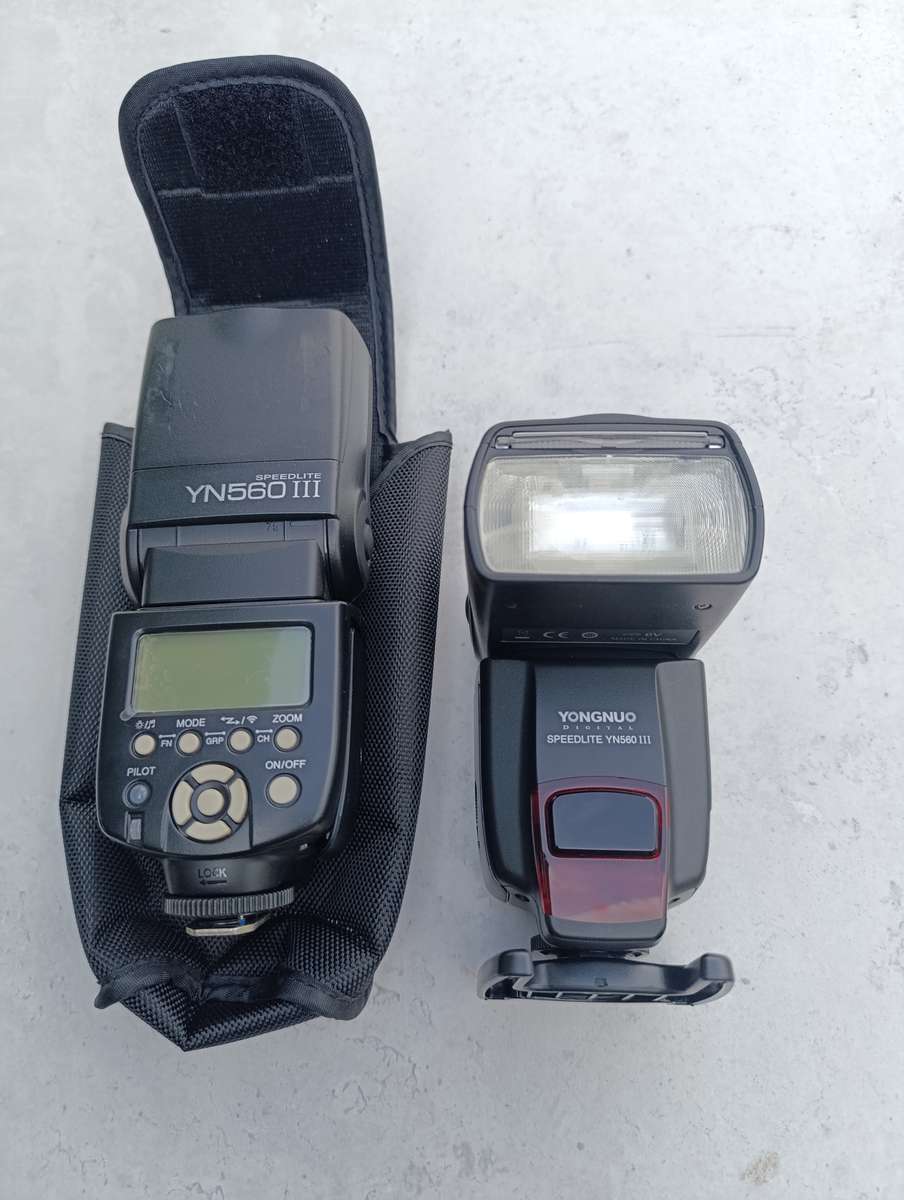 2x YONGNU YN560 III Flash with Flash Trigger and Sekonic L-308S FLASHMATE Light Meter