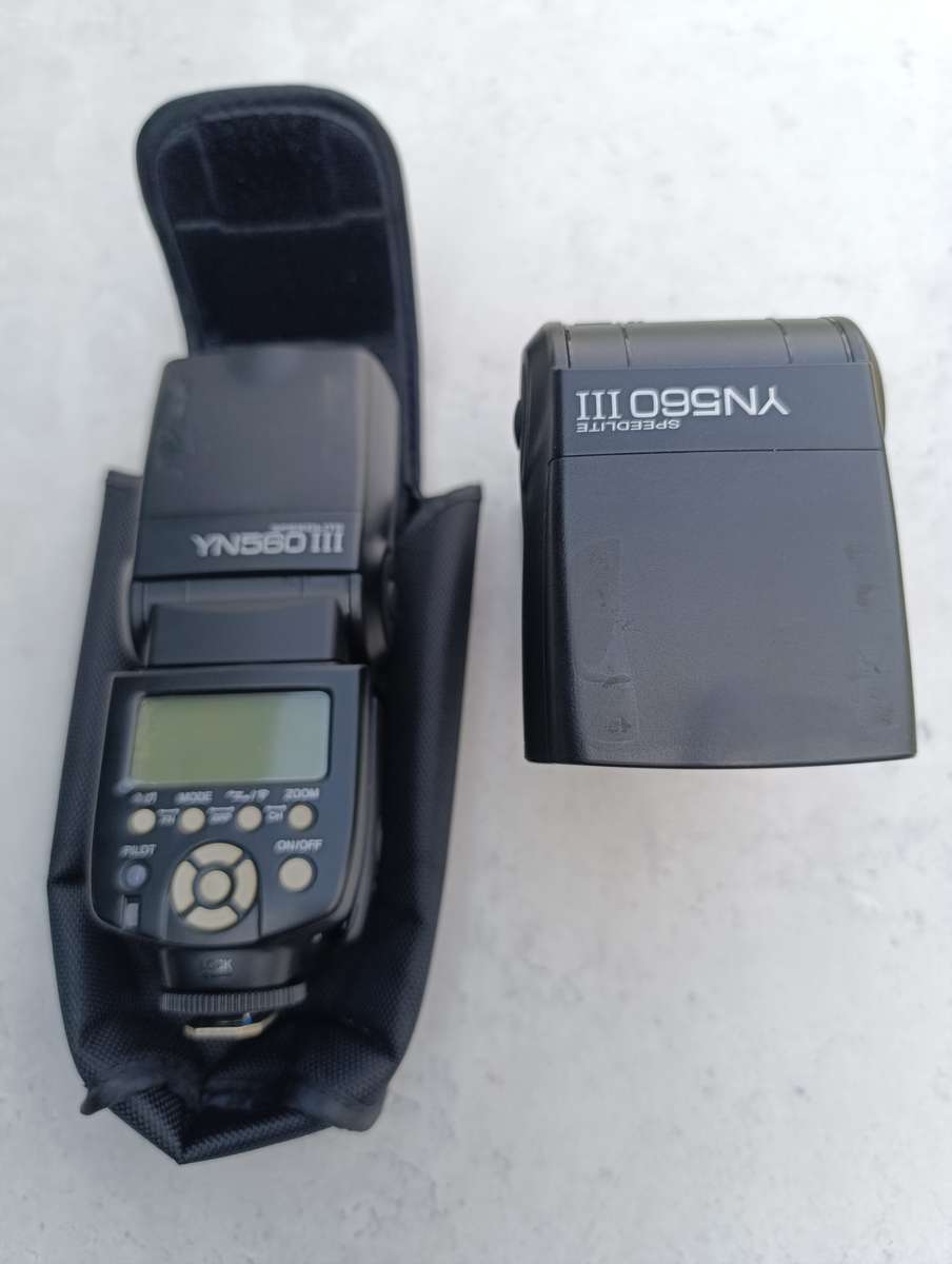 2x YONGNU YN560 III Flash with Flash Trigger and Sekonic L-308S FLASHMATE Light Meter