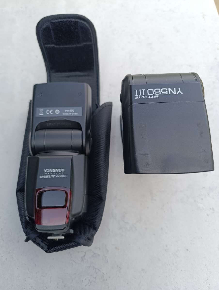 2x YONGNU YN560 III Flash with Flash Trigger and Sekonic L-308S FLASHMATE Light Meter