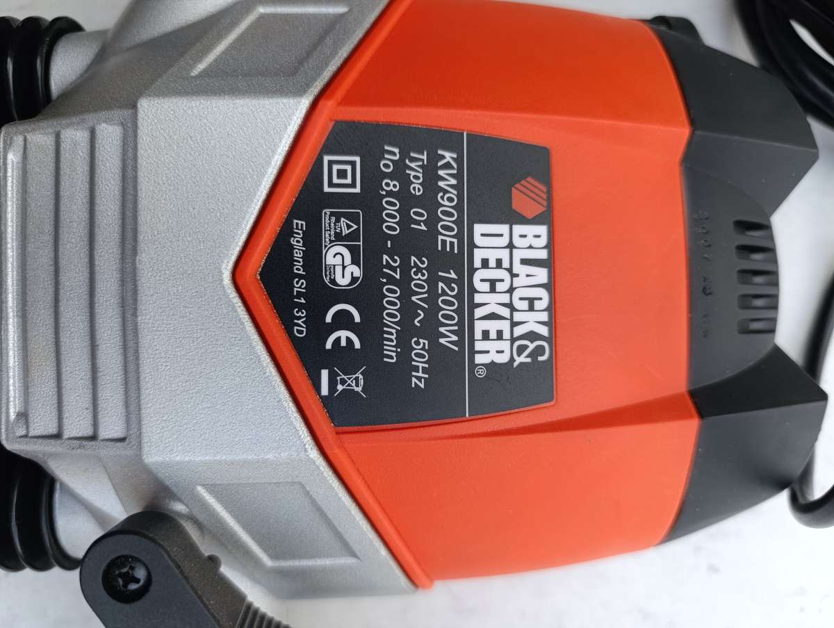 B&D KW900E-QS Plunge Router