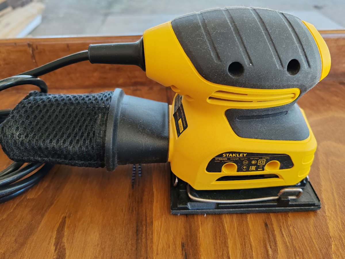 Stanley 240W 1/4 Sheet Sander