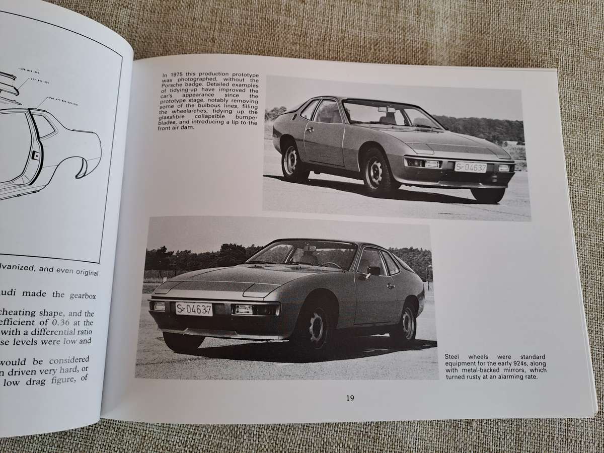 Porsche 924, 944 & 968: A Collector's Guide - Michael Cotton