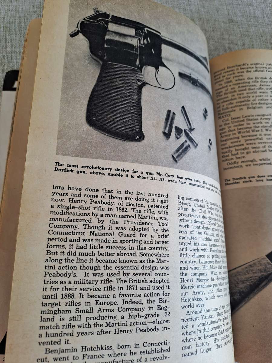 Lucian Cary on Guns  A Fawcett How-To Book 418