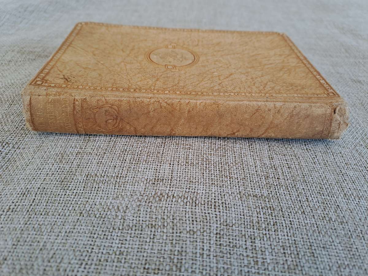 Alice's Adventures in Wonderland - Lewis Carroll