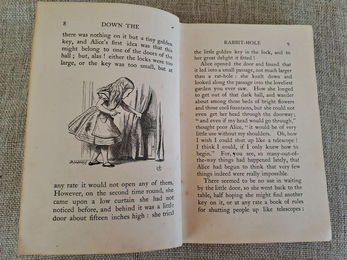 Alice's Adventures in Wonderland - Lewis Carroll