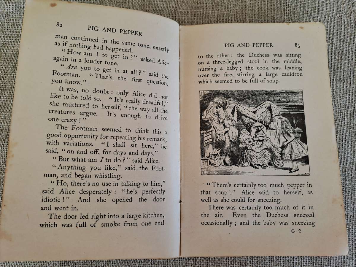 Alice's Adventures in Wonderland - Lewis Carroll