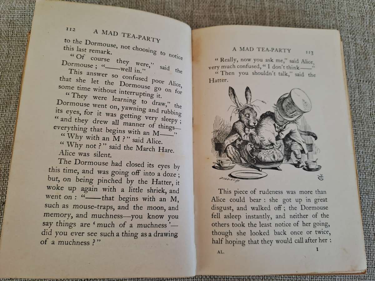 Alice's Adventures in Wonderland - Lewis Carroll