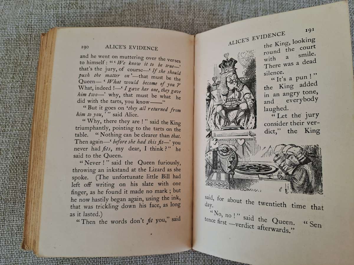 Alice's Adventures in Wonderland - Lewis Carroll