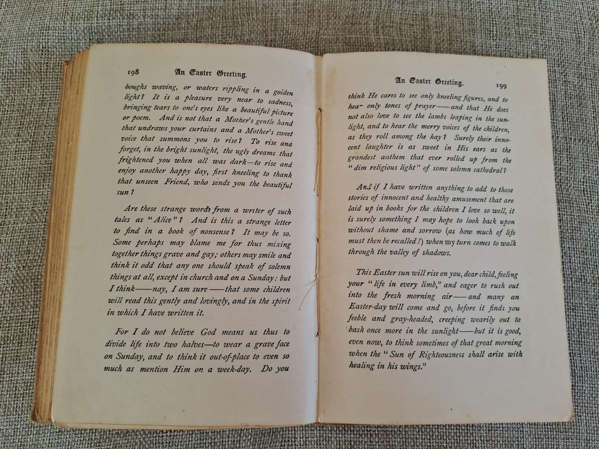 Alice's Adventures in Wonderland - Lewis Carroll