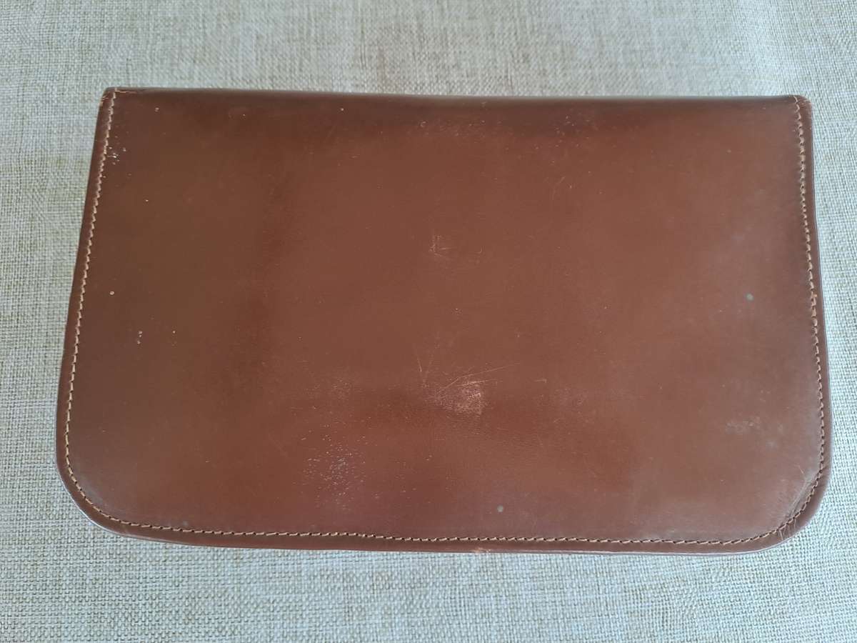 Mens Grooming Kit in Zipped Case