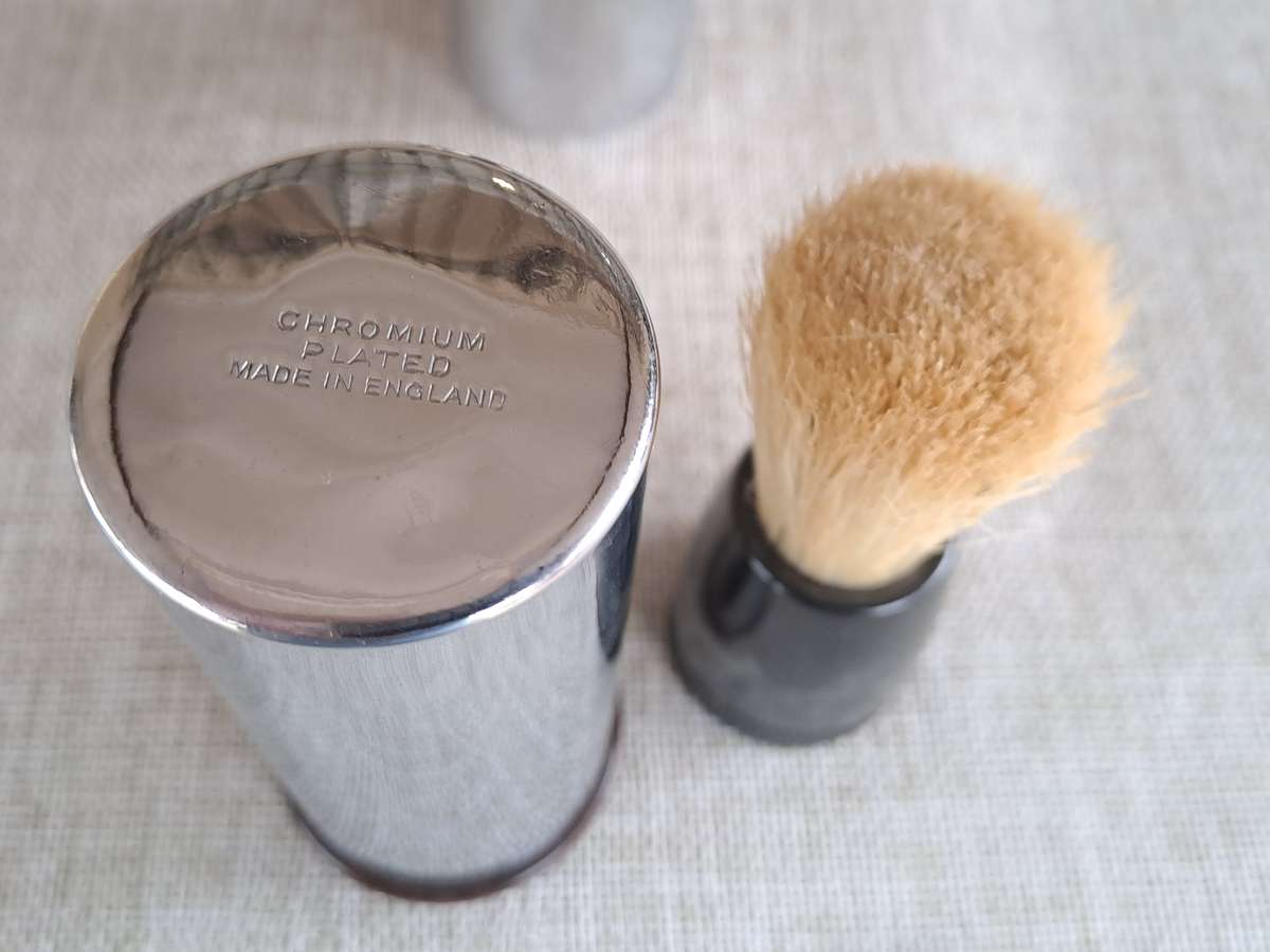 Mens Grooming Kit in Zipped Case