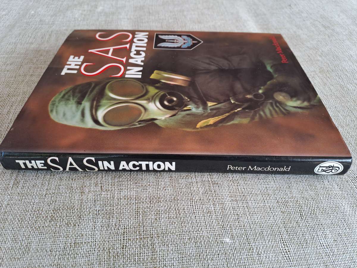 The SAS in Action - Peter Macdonald