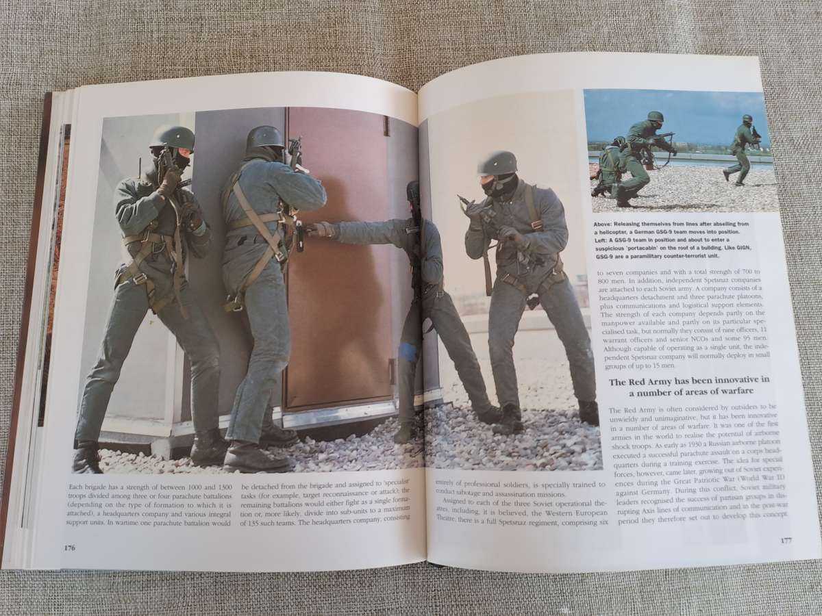 The SAS in Action - Peter Macdonald