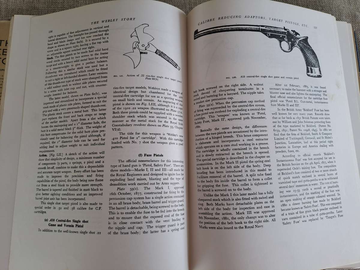 The Webley Story: History of Webley Pistols & Revolvers & Pistol Cartridge - W C Dowell