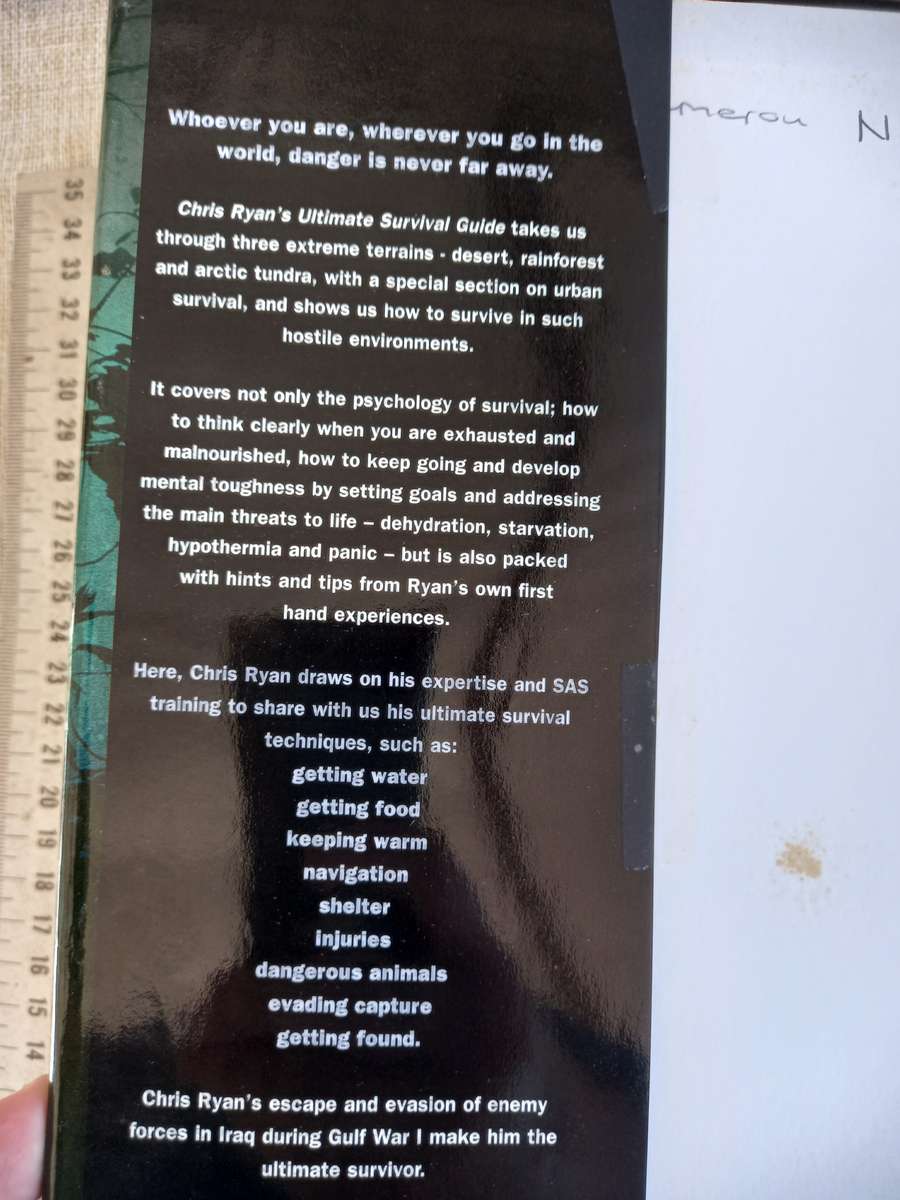 Chris Ryan's Ultimate Survival Guide