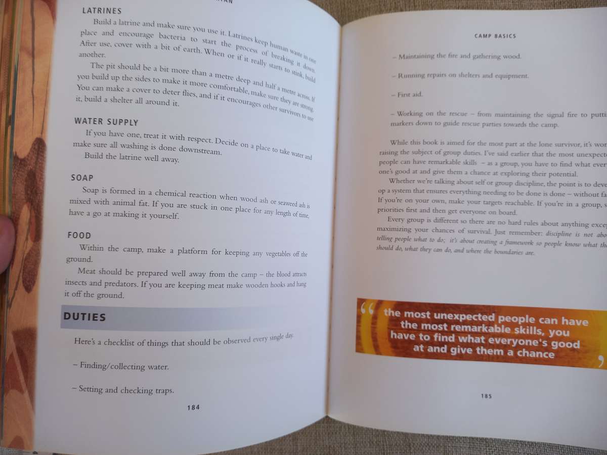 Chris Ryan's Ultimate Survival Guide