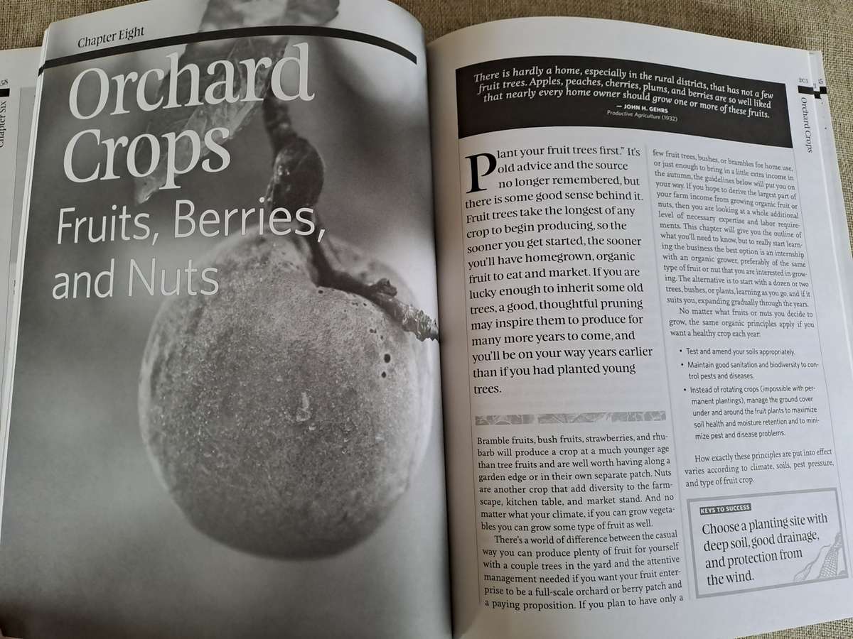 The Organic Farming Manual: A Comprehensive Guide to Starting and Running a Certified Organic Farm