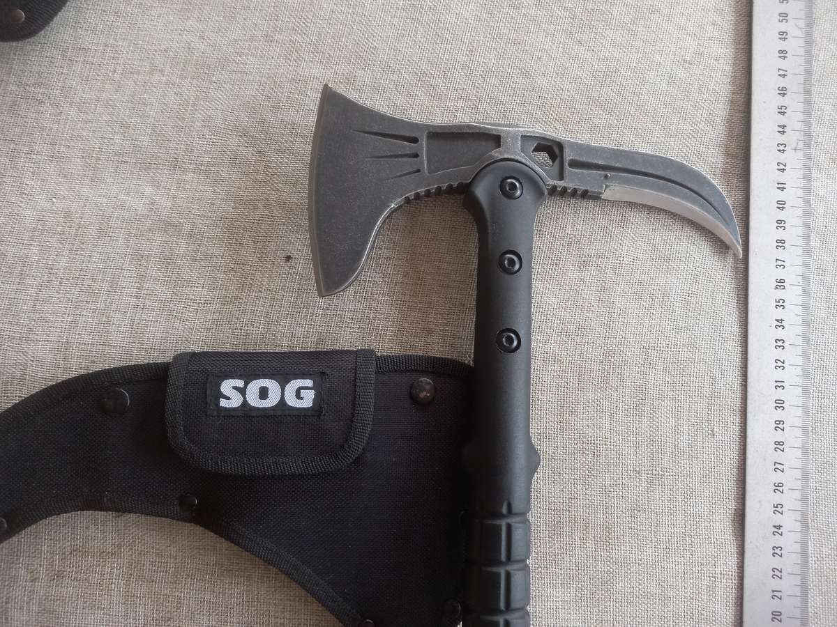 SOG - Tactical Axe